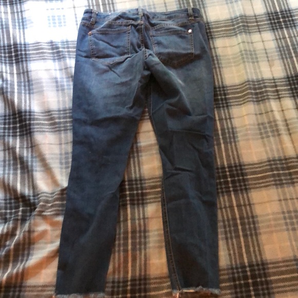 Capris. - Picture 2 of 2